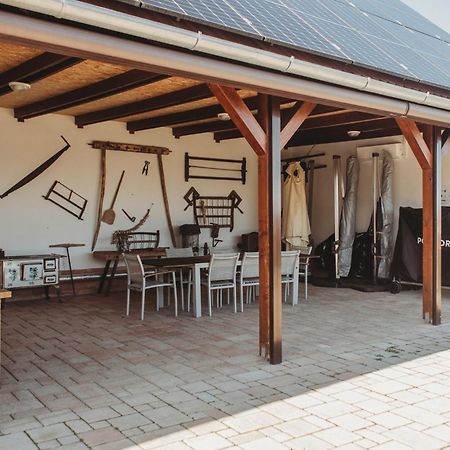 Maushaus Hotell Vemend Exteriör bild