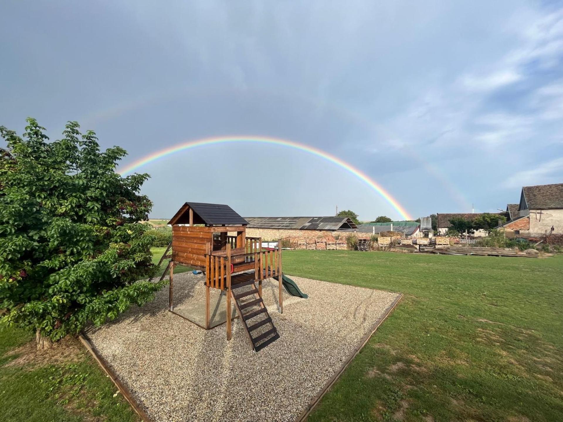 Maushaus Hotell Vemend Exteriör bild
